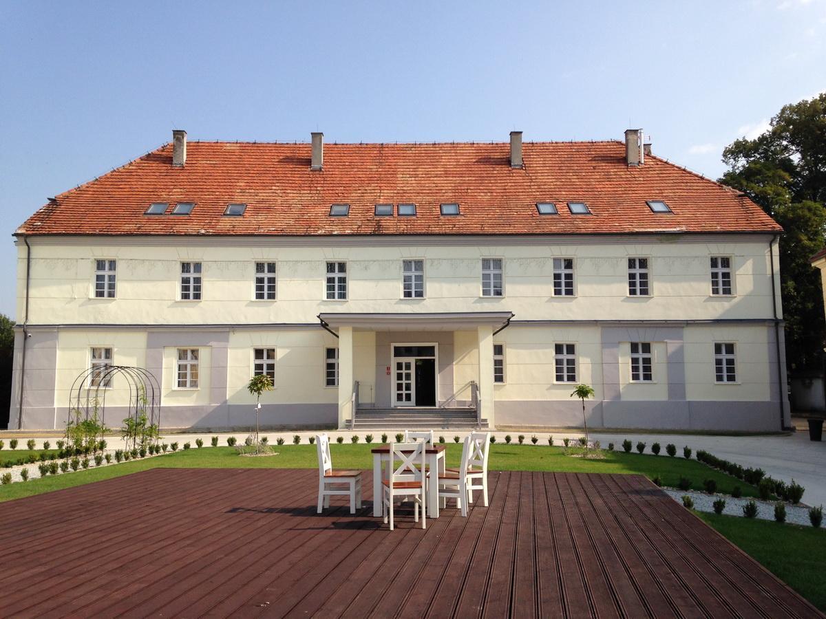 Hotel Court Park Ныса Экстерьер фото