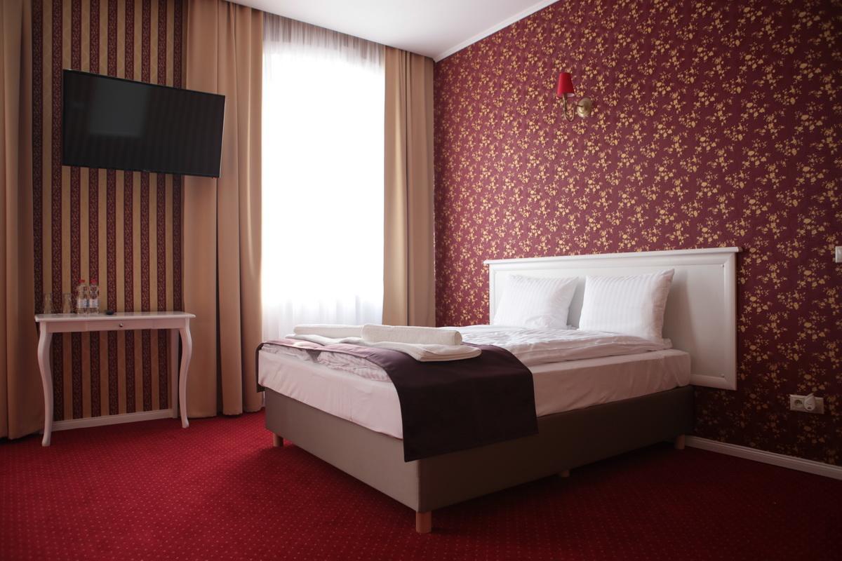 Hotel Court Park Ныса Экстерьер фото