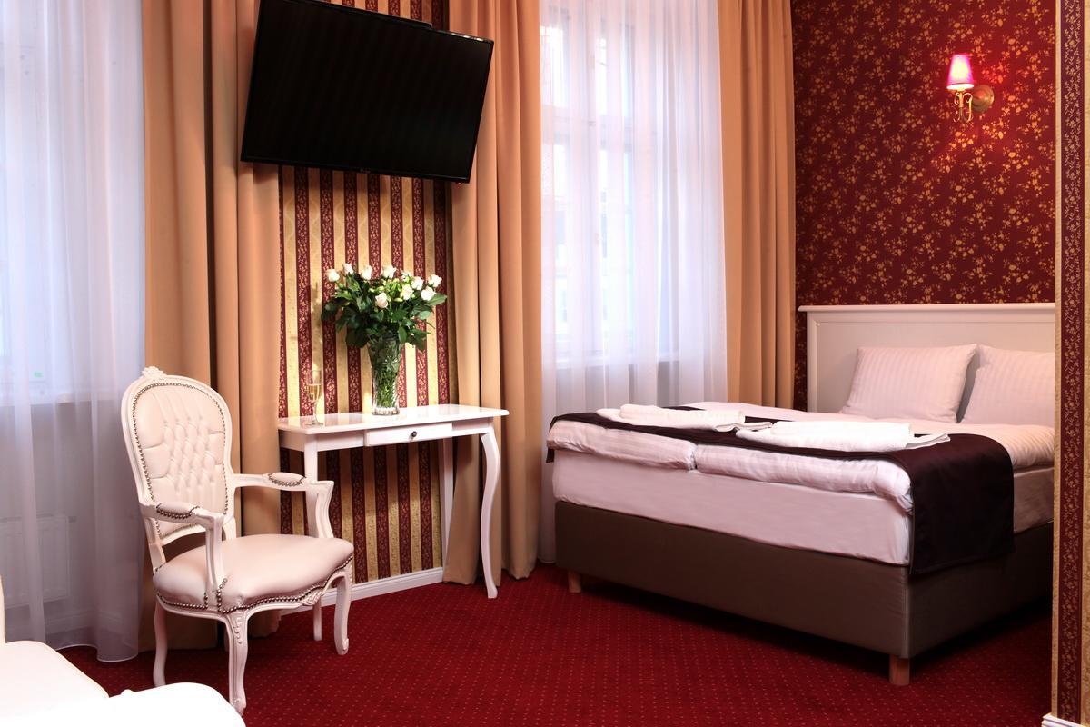 Hotel Court Park Ныса Экстерьер фото