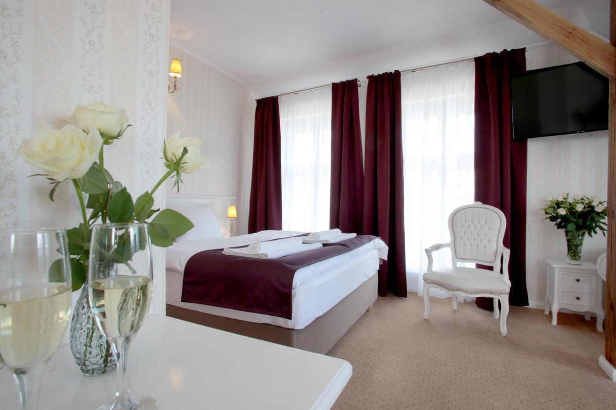 Hotel Court Park Ныса Экстерьер фото
