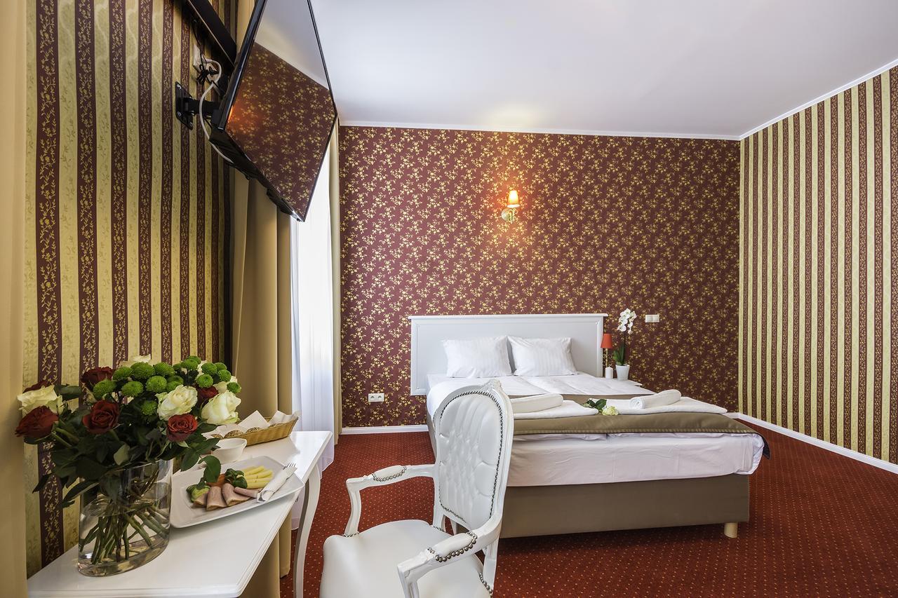 Hotel Court Park Ныса Экстерьер фото